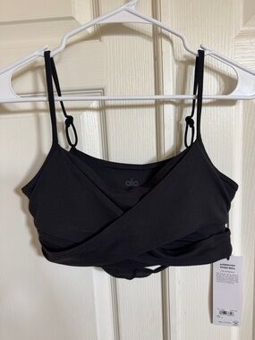 NWT. ALO Yoga Black Airbrush Enso Crossover Sports Bra Size Medium